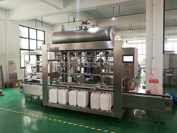 全自動大桶（tǒng）液體稱重灌裝線（xiàn）