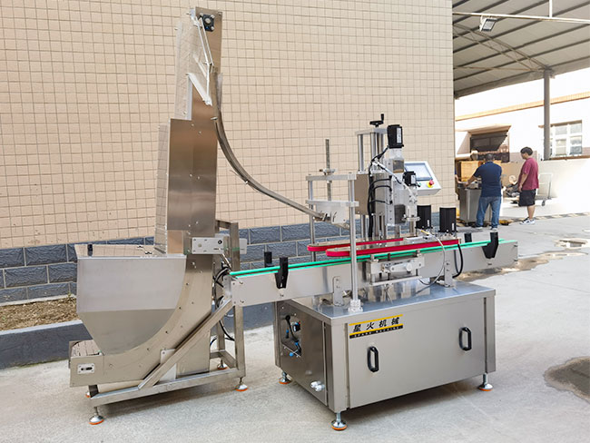 黑龍江全自動理蓋旋蓋一體機